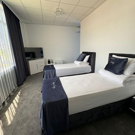 Hotel Daly โปลเยชต์ ภายนอก รูปภาพ