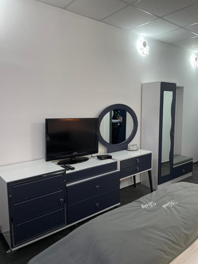 Hotel Daly โปลเยชต์ ภายนอก รูปภาพ