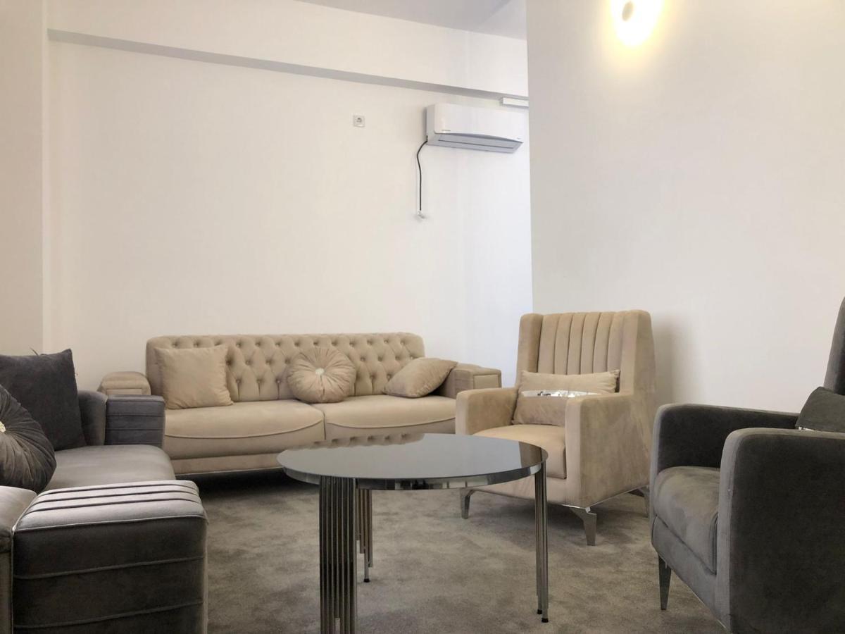 Hotel Daly โปลเยชต์ ภายนอก รูปภาพ