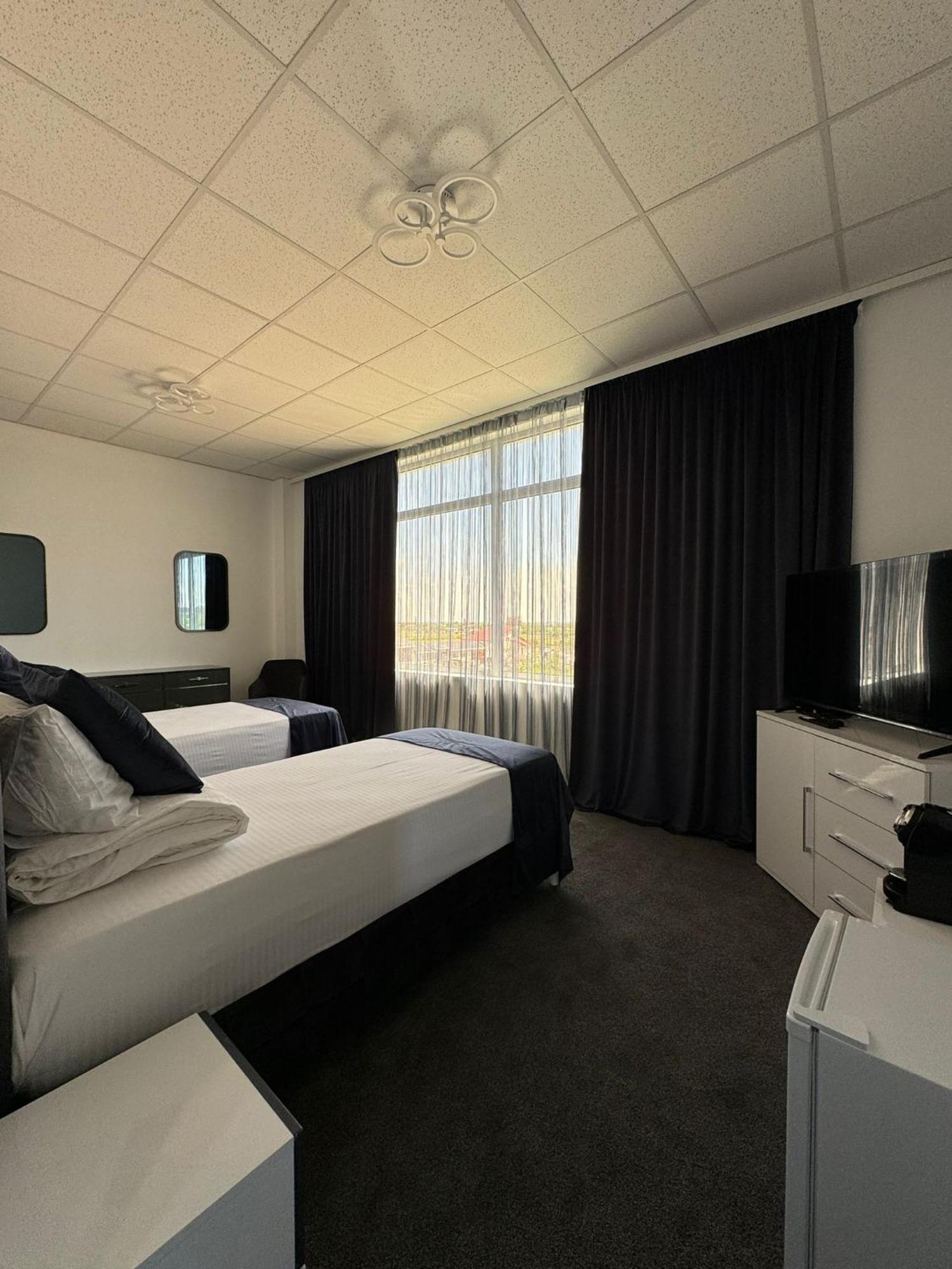 Hotel Daly โปลเยชต์ ภายนอก รูปภาพ